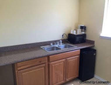 Executive Inn & Kitchenette Suites-إيغل باس المظهر الخارجي الصورة