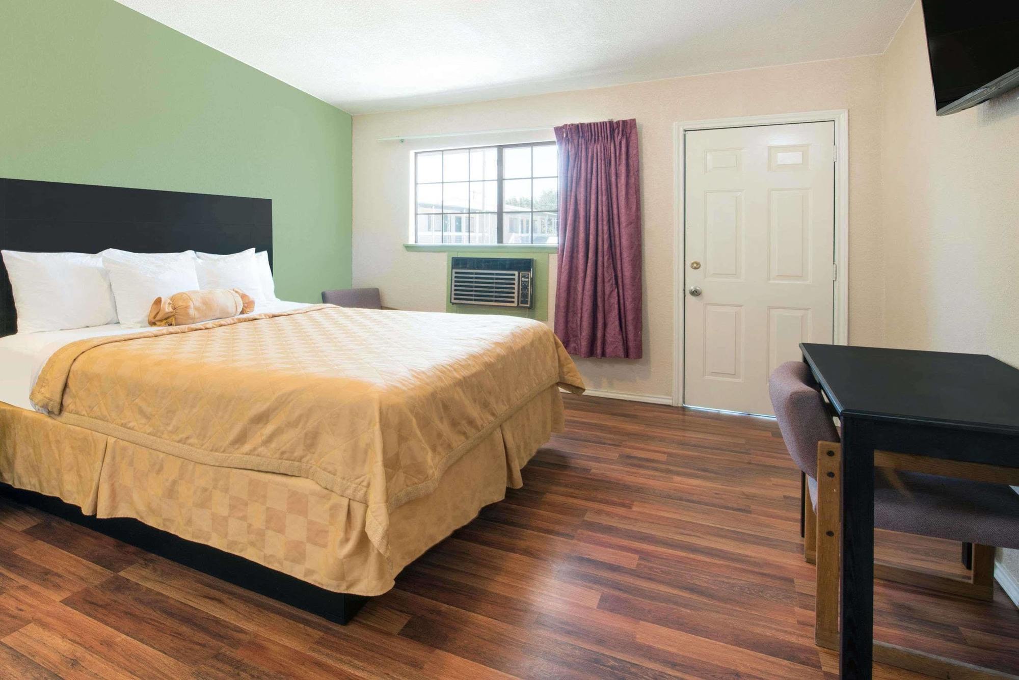 Executive Inn & Kitchenette Suites-إيغل باس المظهر الخارجي الصورة