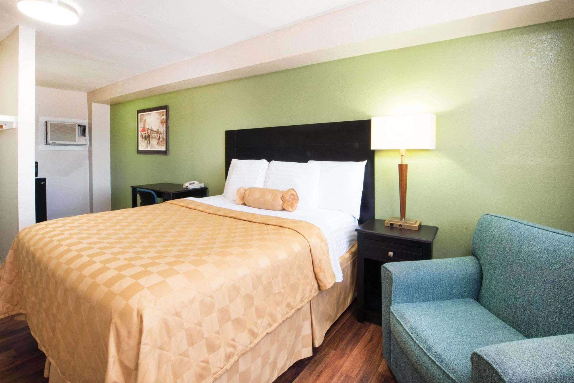 Executive Inn & Kitchenette Suites-إيغل باس المظهر الخارجي الصورة