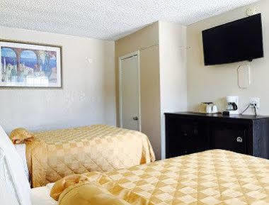 Executive Inn & Kitchenette Suites-إيغل باس المظهر الخارجي الصورة